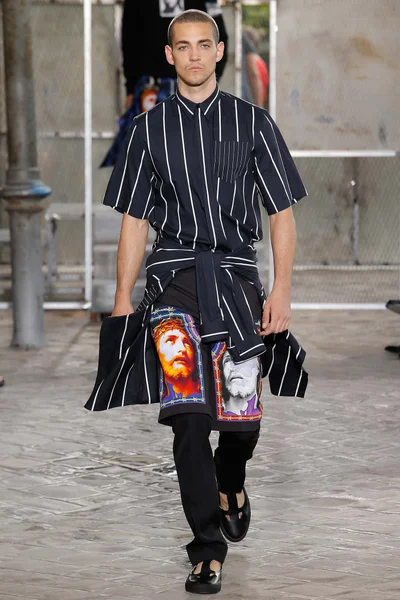 Look 42